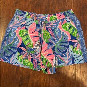 Lilly Pulitzer, size Med, new with tags.